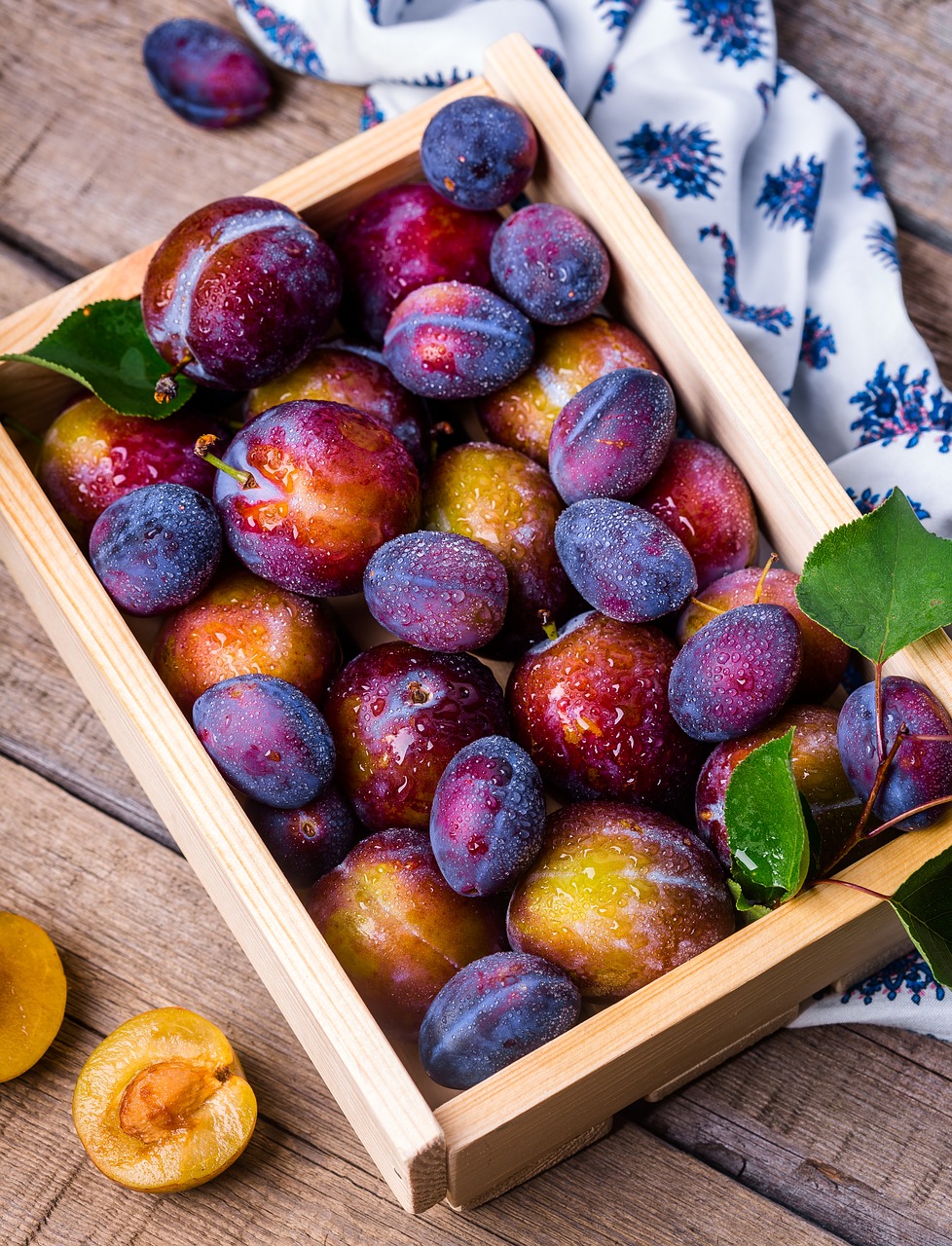 Image - plum box fruit summer still life