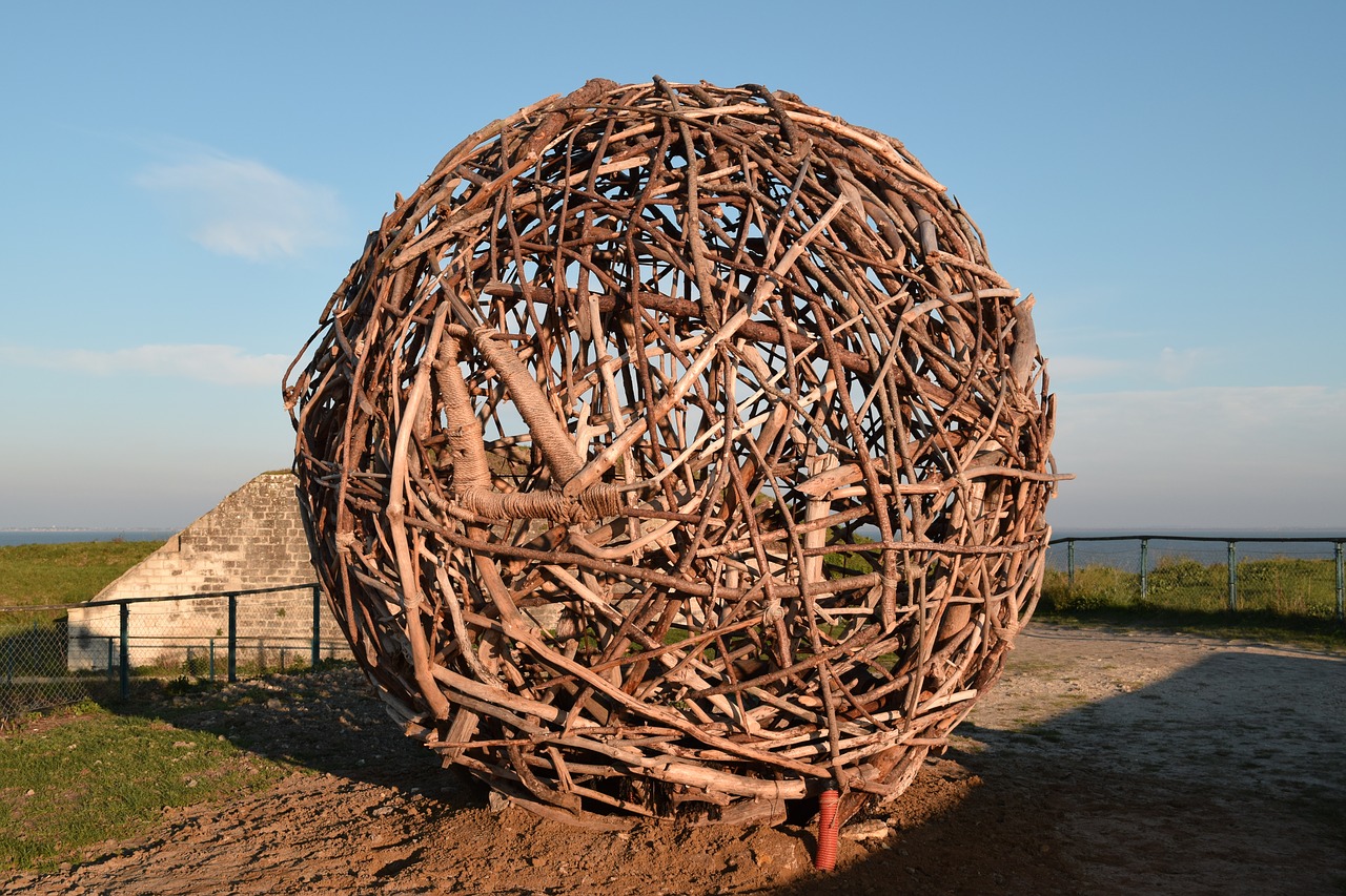 Image - art ball wood