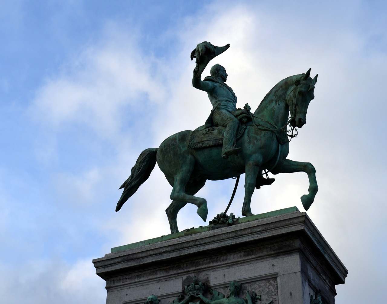 Image - monument statue horse reiter