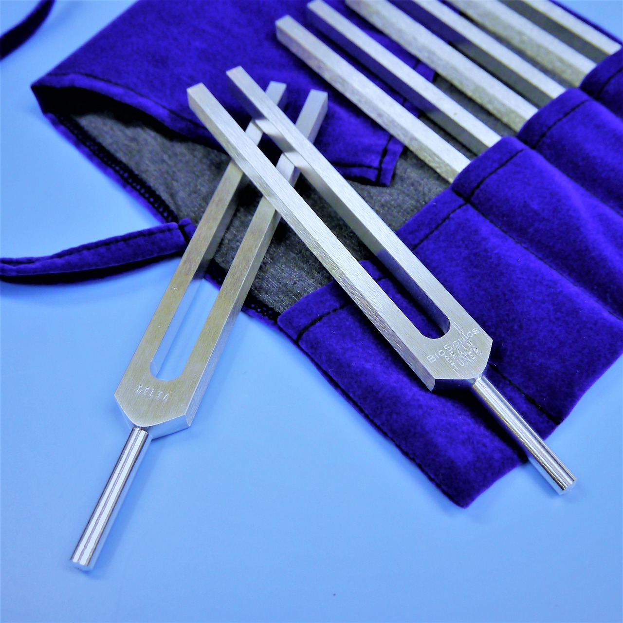 Image - tuning fork healing brain tuner