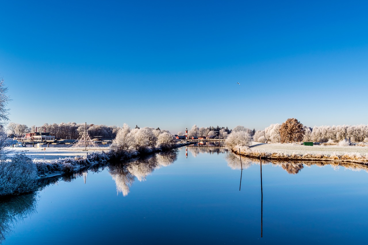 Image - winter blue lighthouse ripe