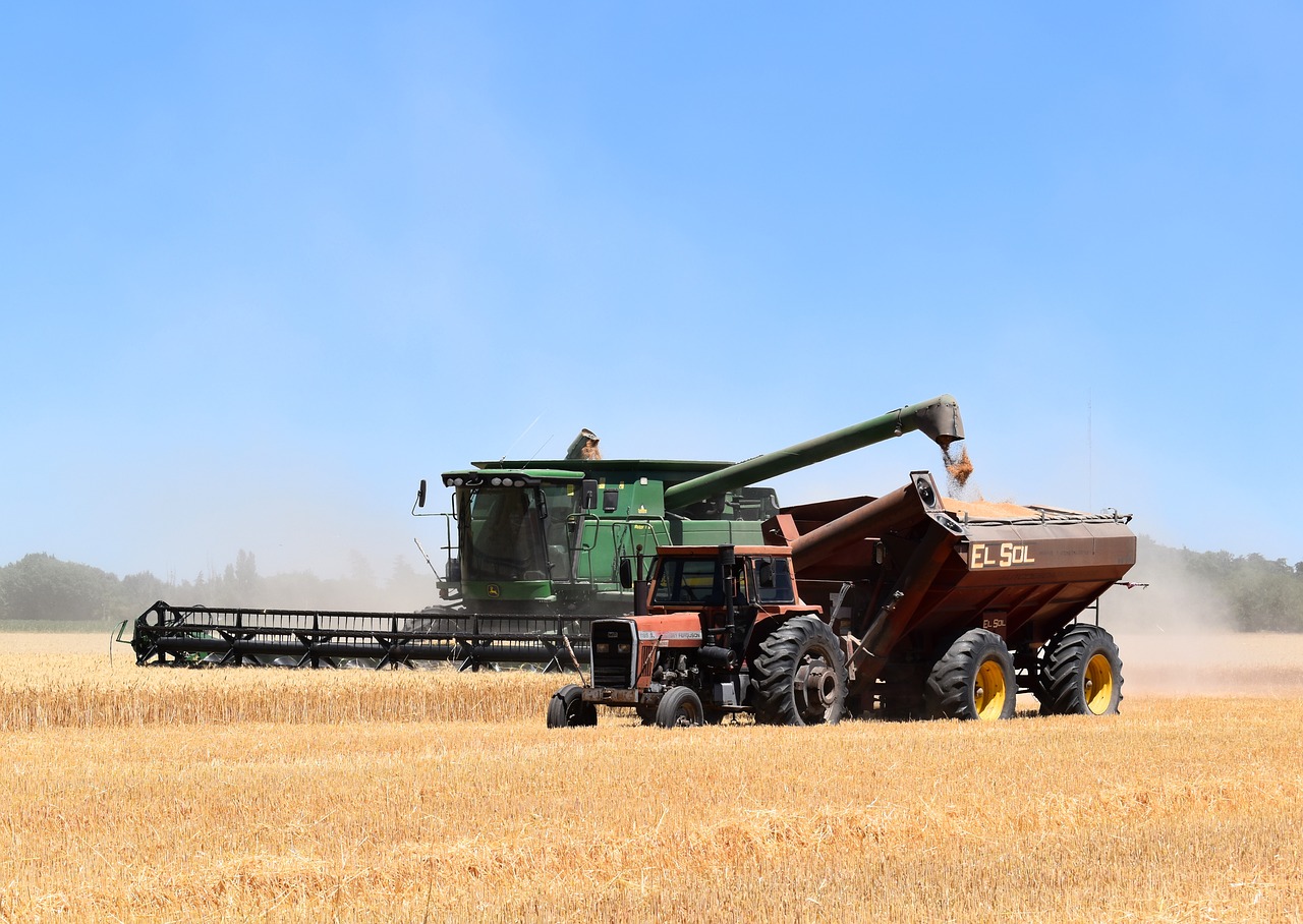 Image - combine harvester tractor hopper