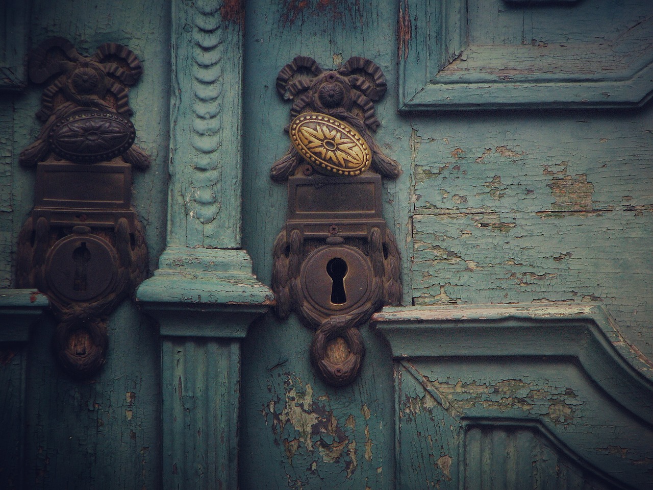 Image - door handle blue key open