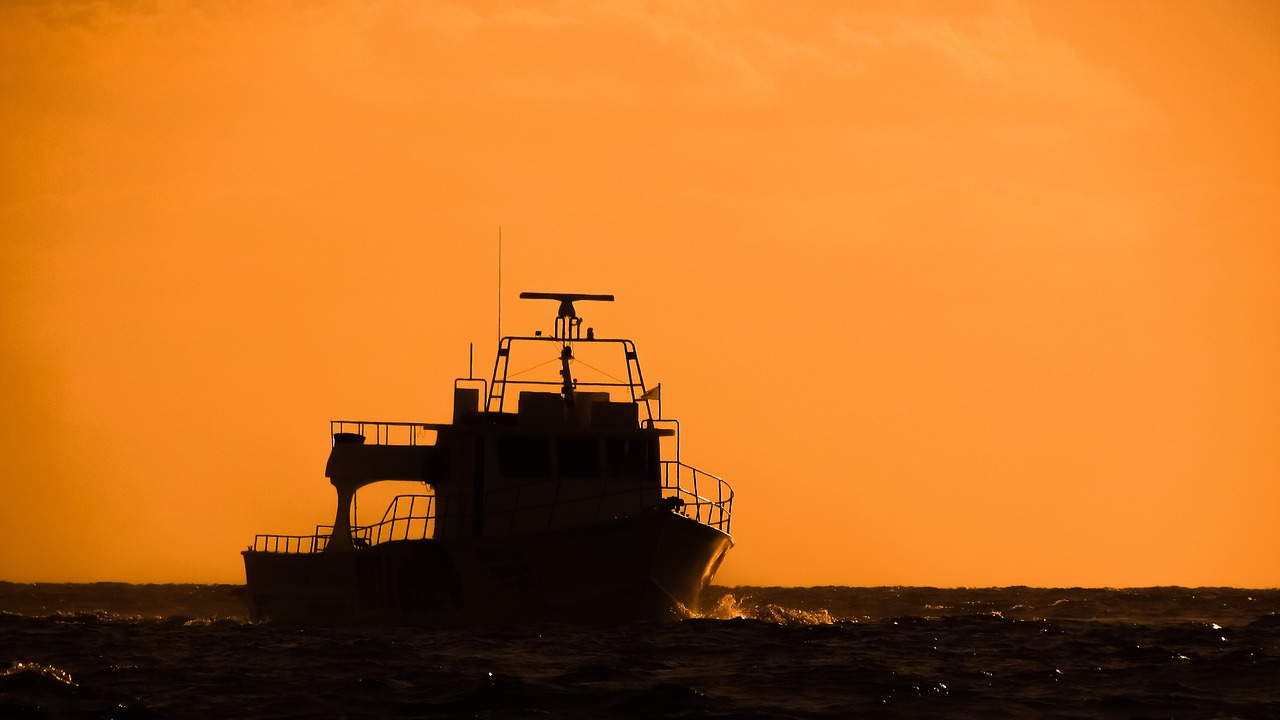 Image - boat sunset sea shadows evening