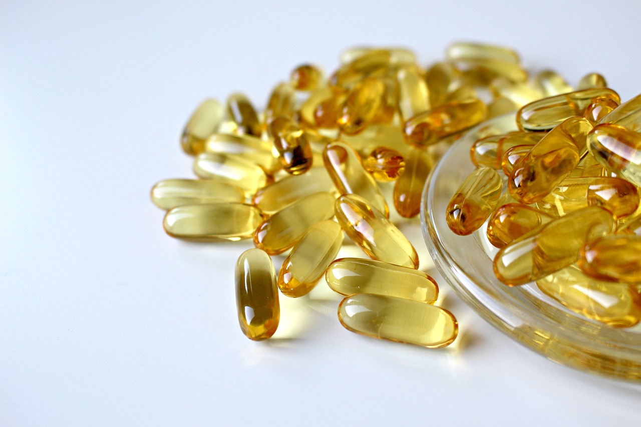 Image - fish oil capsule yellow oil capsule