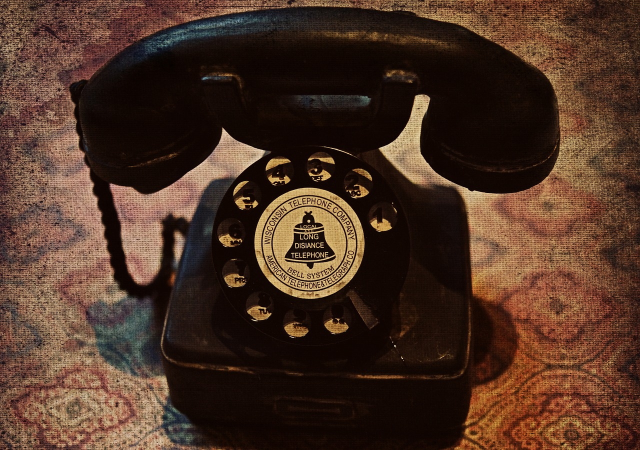 Image - phone old old fashioned vintage