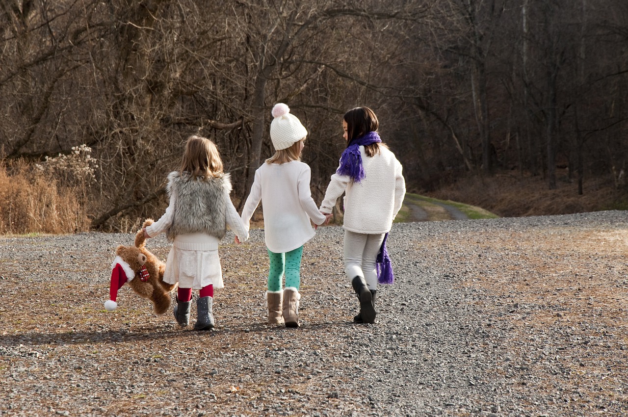 Image - christmas sisters walking winter