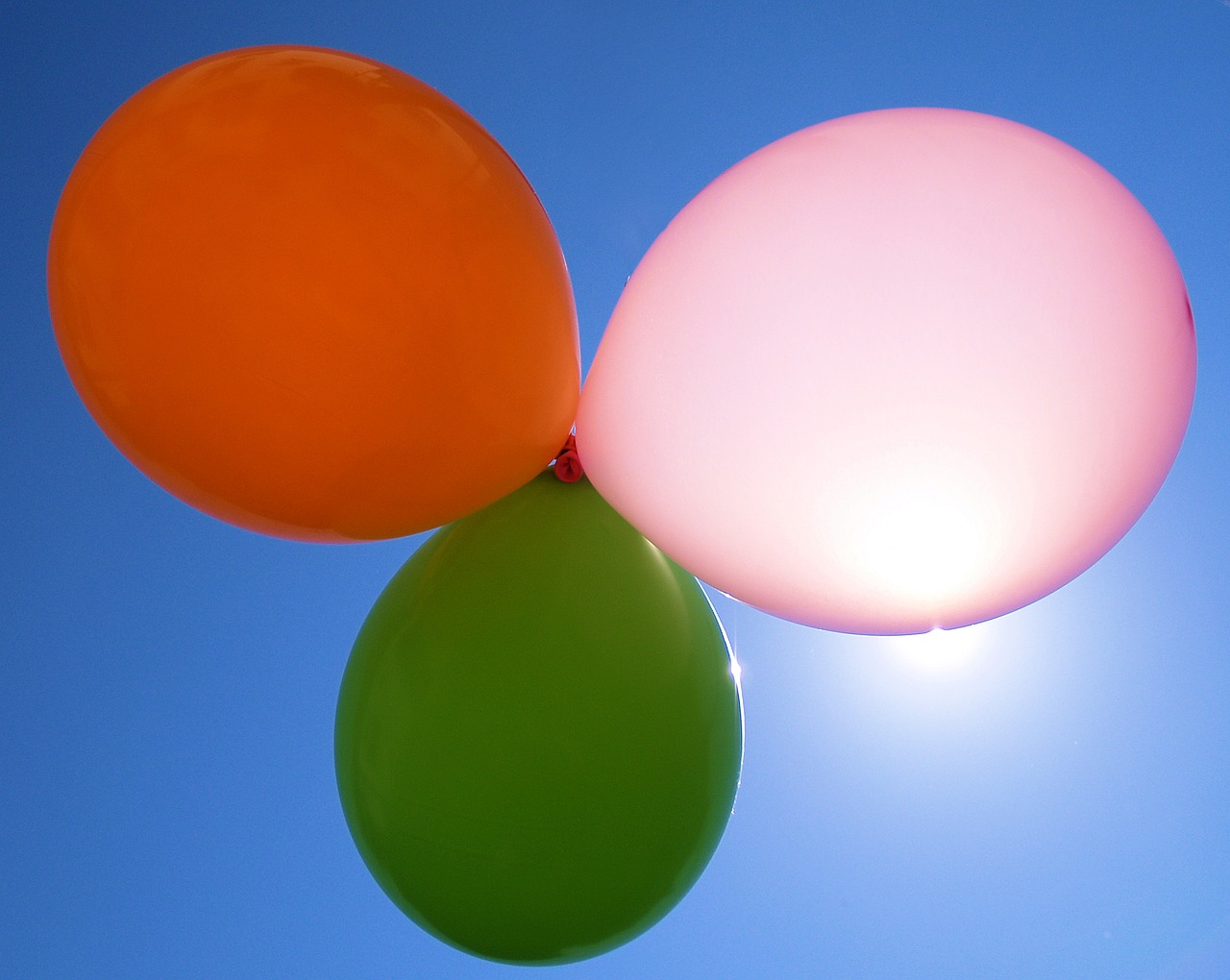 Image - sunlight balloon summer sky