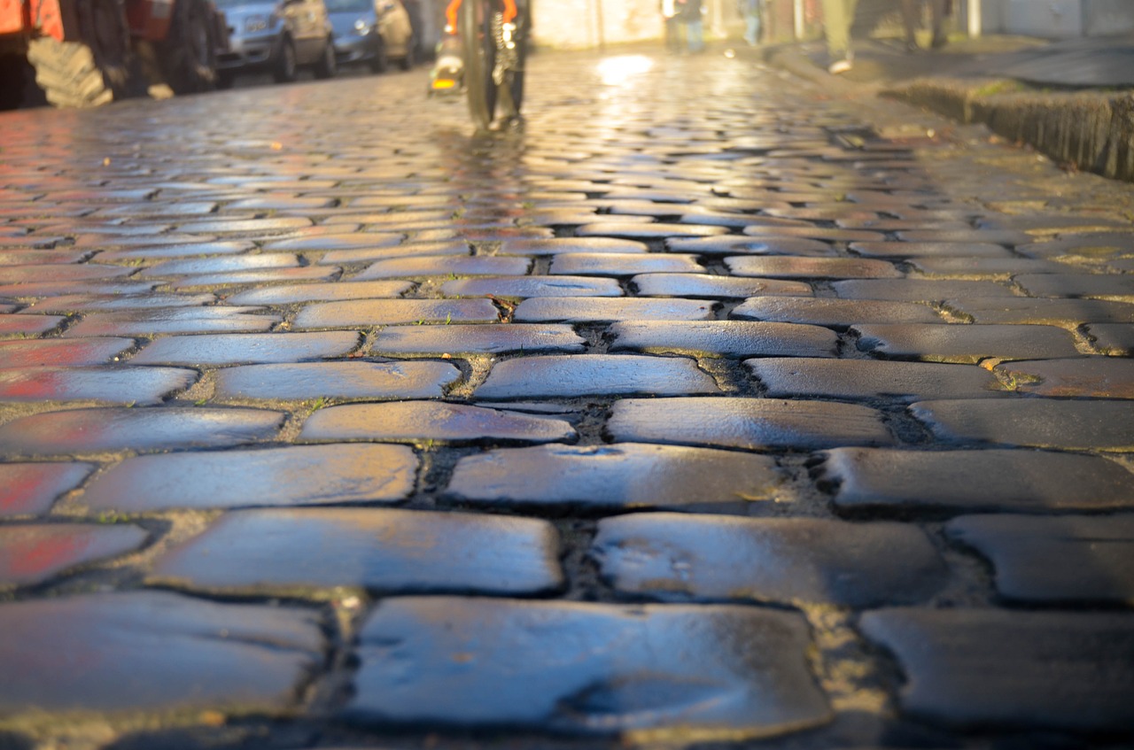 Image - sidewalk rain brugge road travel