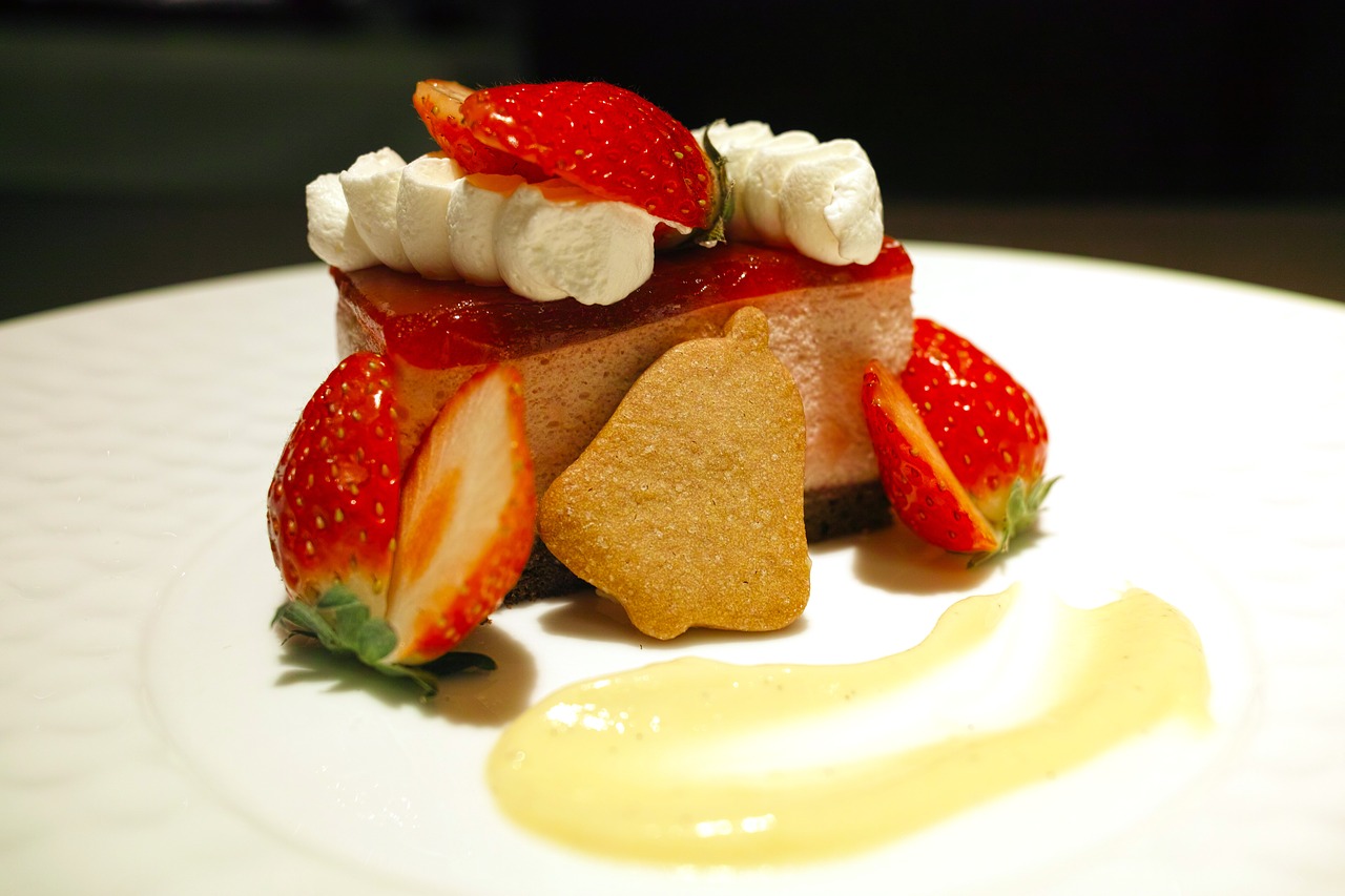 Image - dessert cake suites strawberry