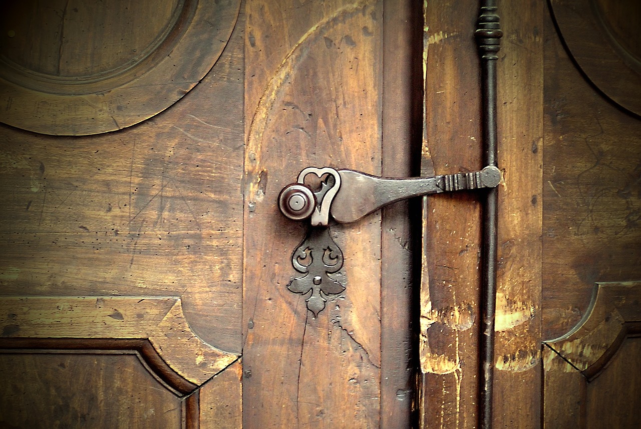 Image - church door castle bolt front door