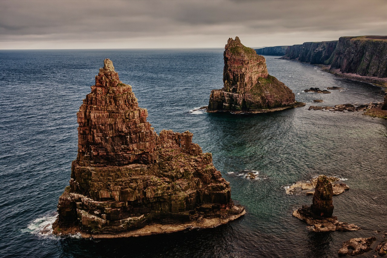 Image - rock stacks of duncansby scotland