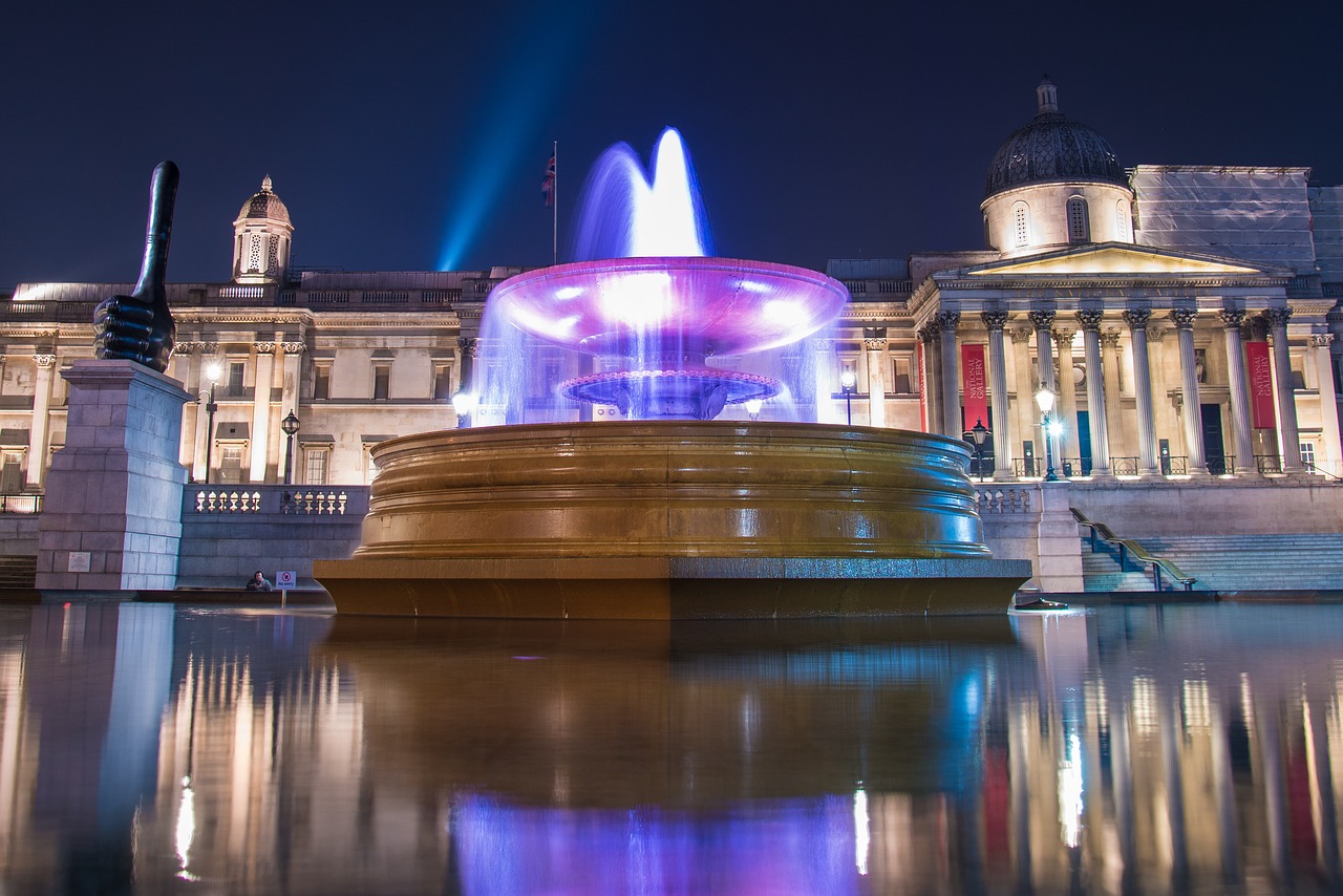 Image - trafalgar square london tourism