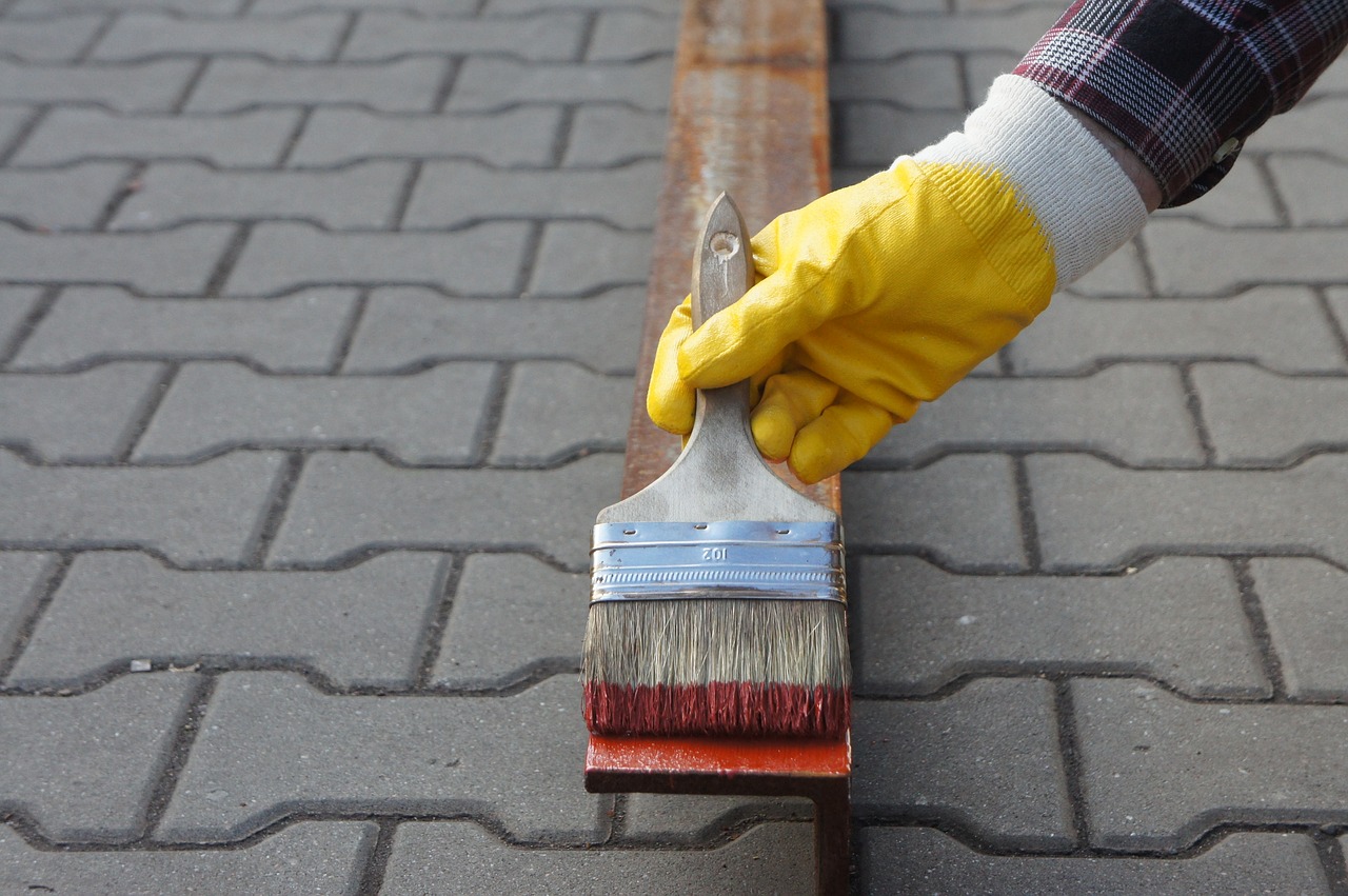 Image - painting glove work