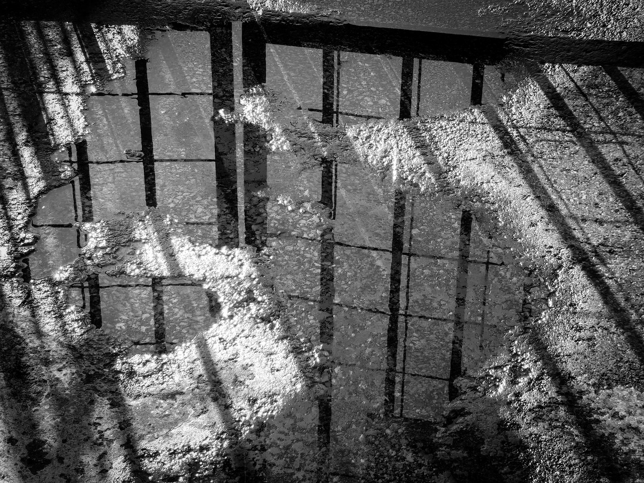 Image - black and white reflection spooky