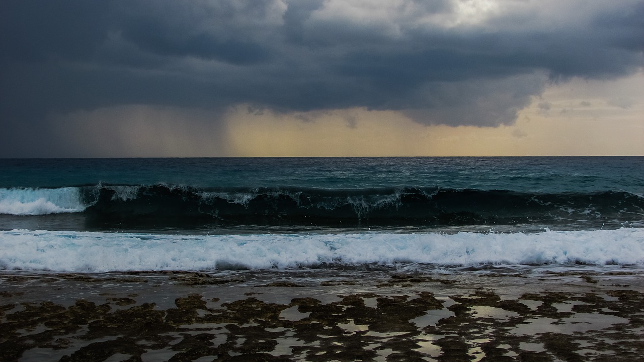 Image - storm clouds winter december wave