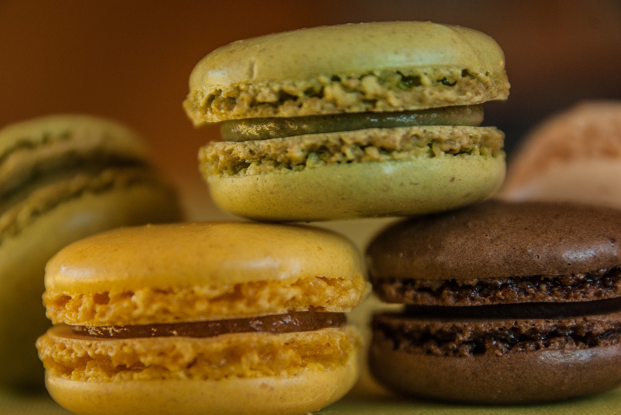 Image - macaroons pastry cakes biscuits