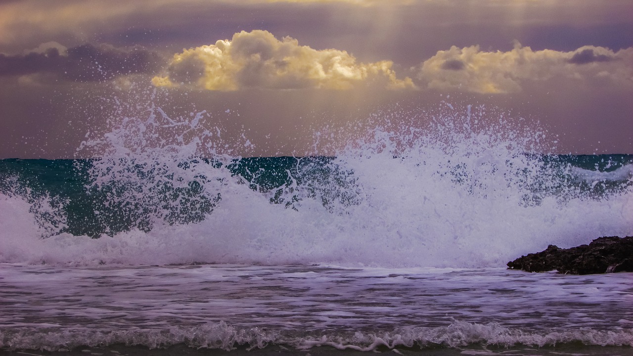 Image - wave smashing wind storm sea