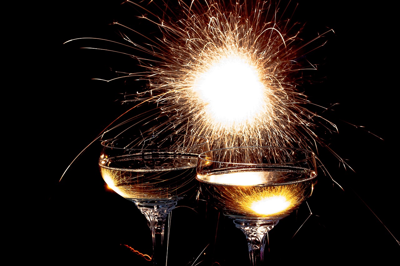 Image - champagne glasses sparkler champagne