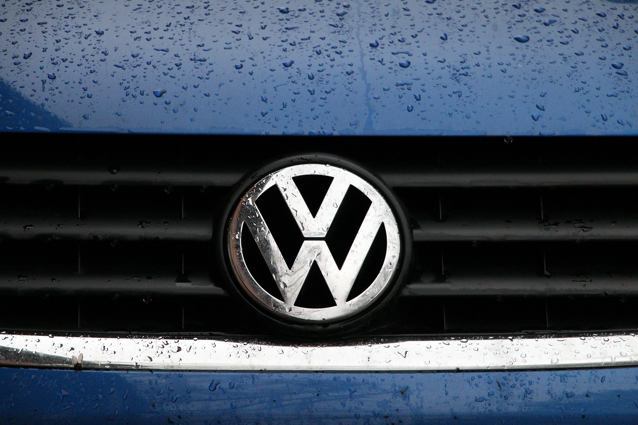 Image - vw volkswagen logo rain wet