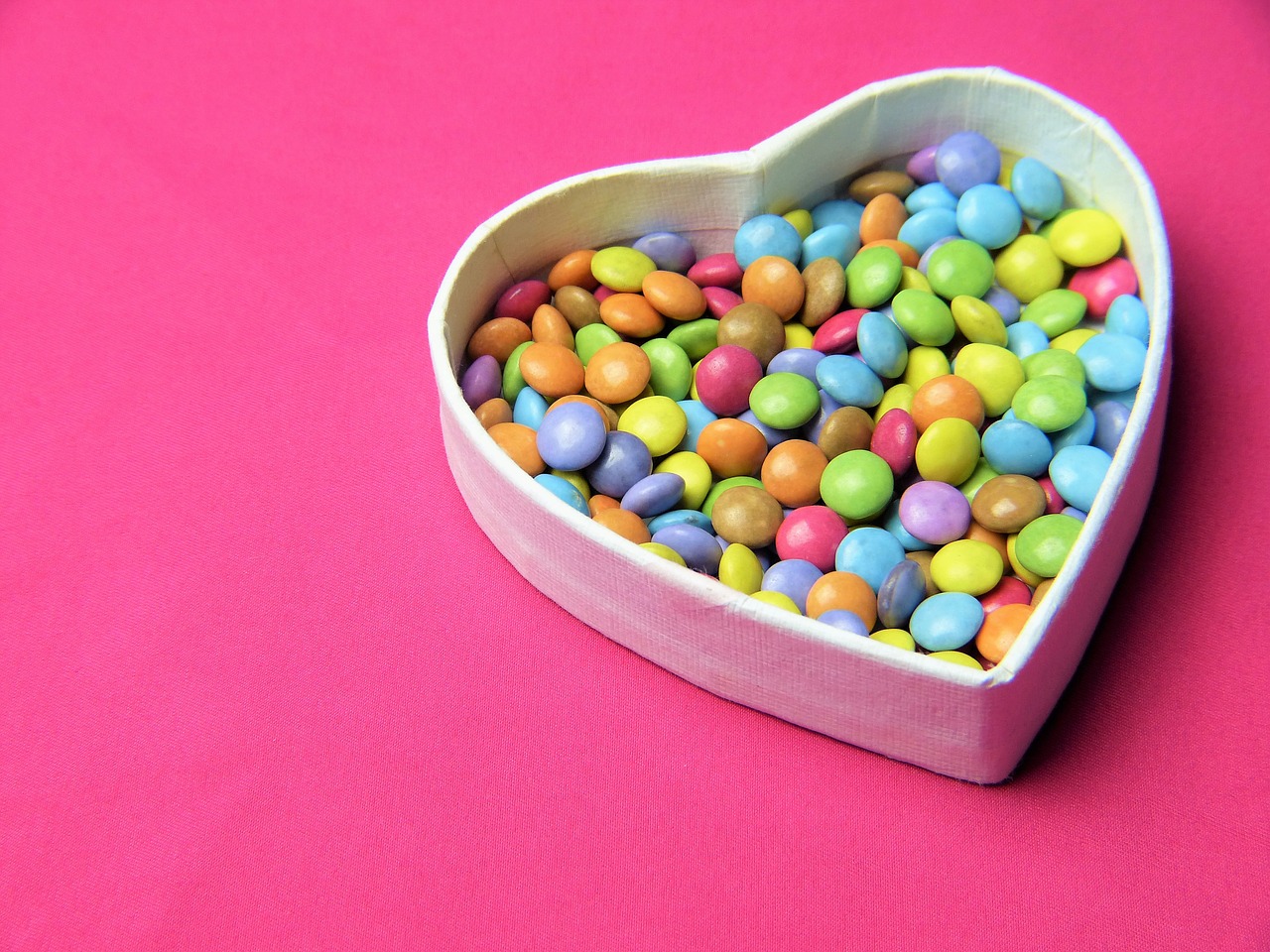 Image - heart smarties pink sweetness