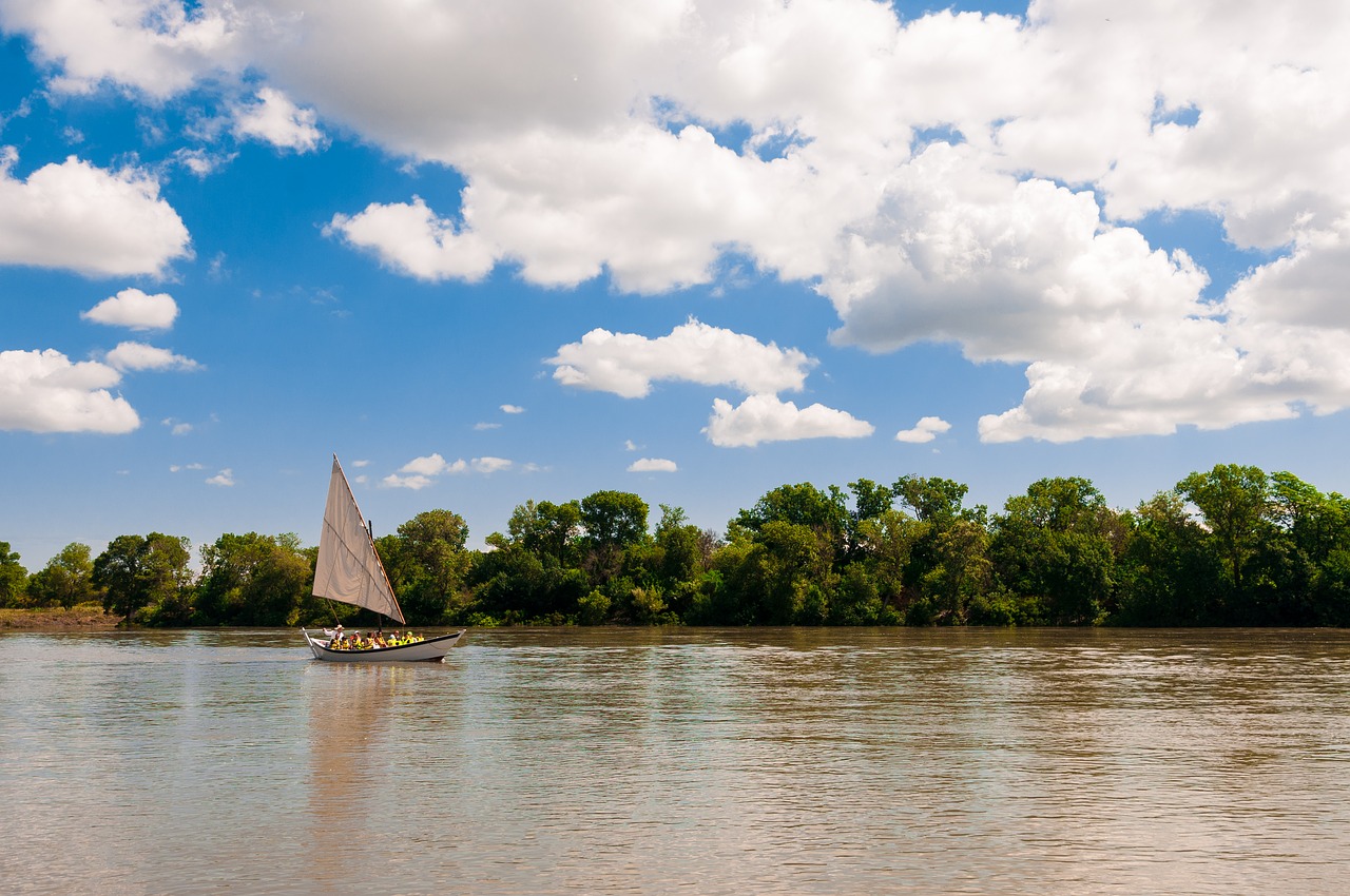 Image - boat sailboat rhône river browse