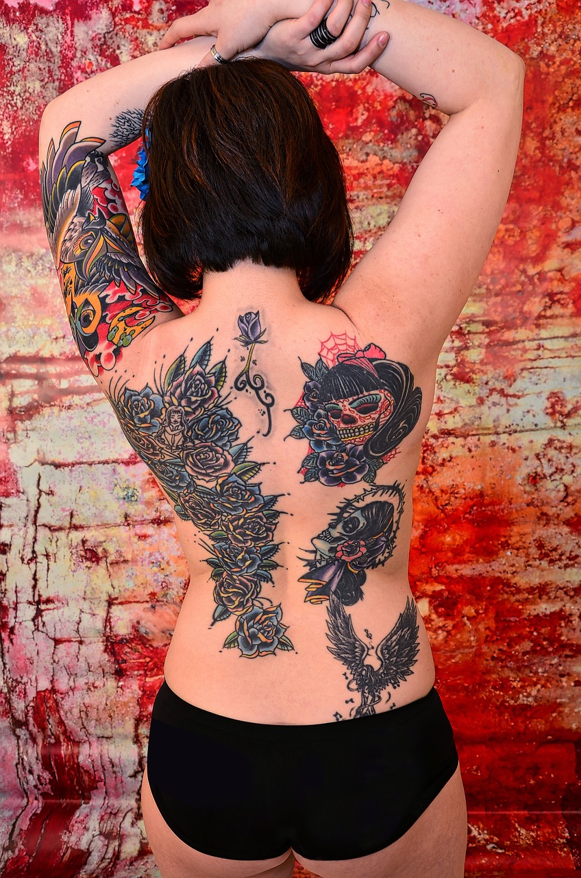 Image - tattoos ink skin back woman