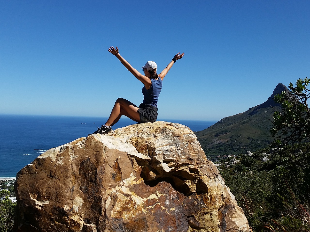 Image - girl freedom climbing hiking