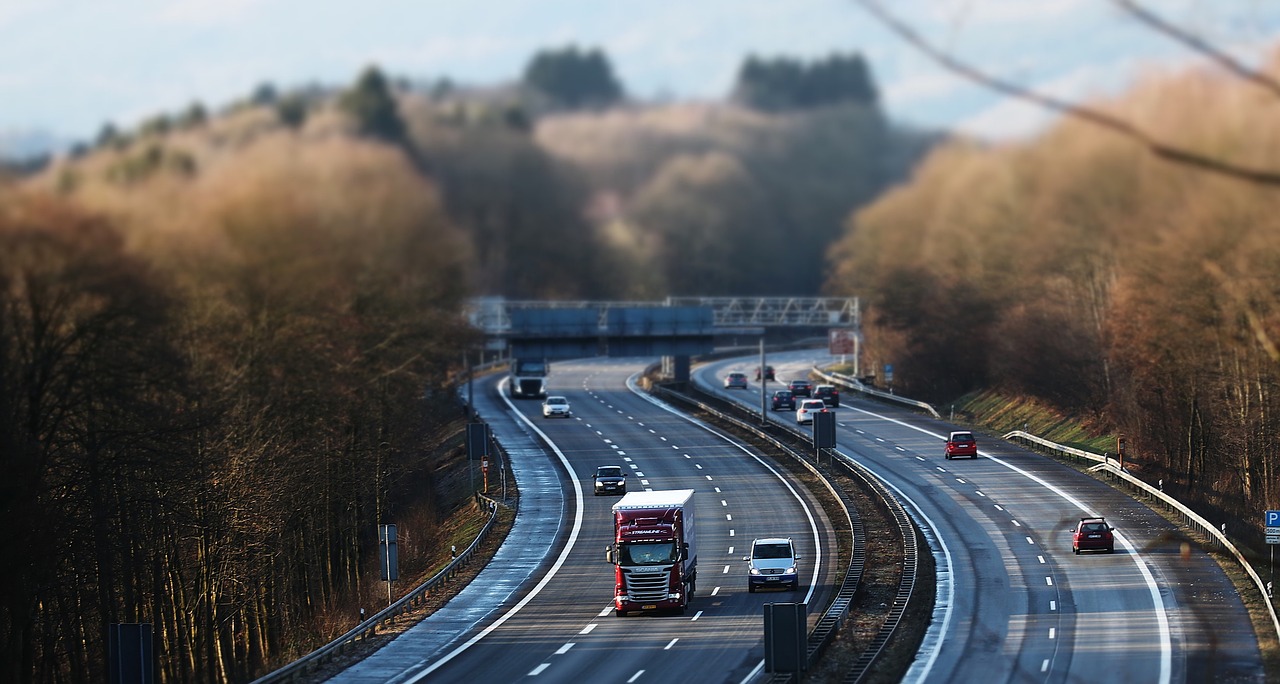 Image - tilt shift highway traffic vehicles