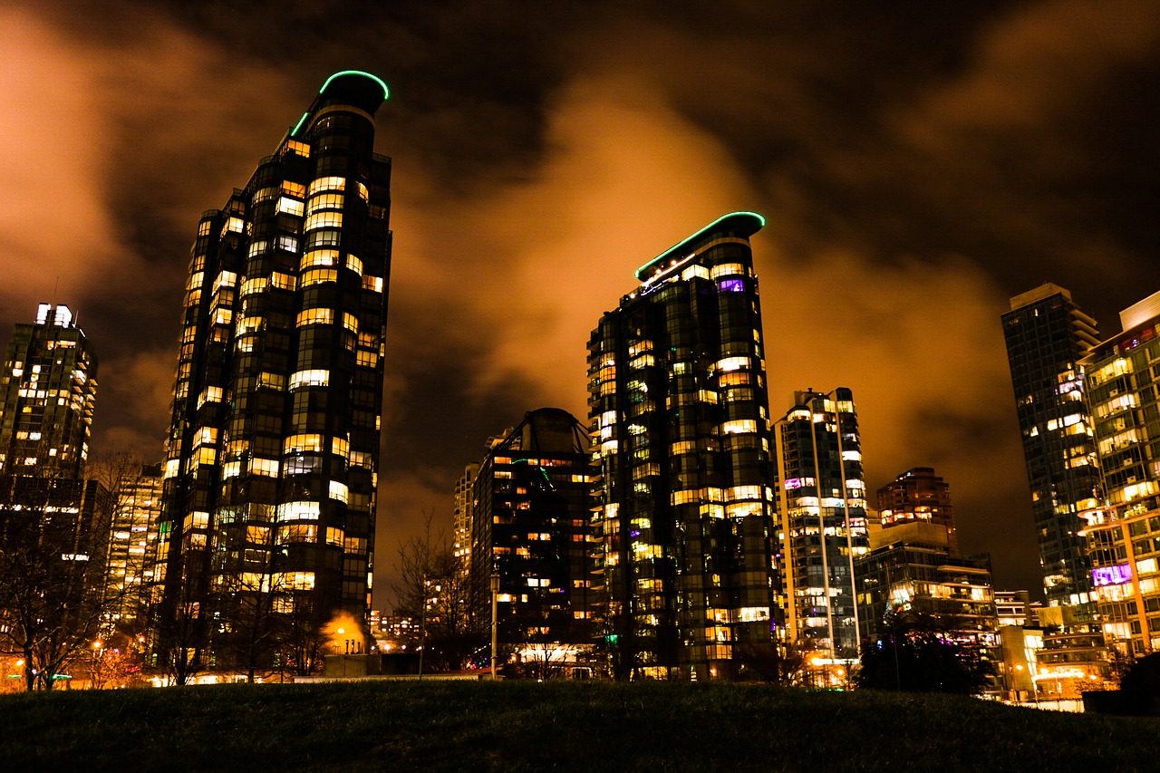 Image - night clouds skyline skyscraper