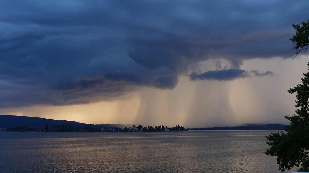 Image - storm lake natural spectacle