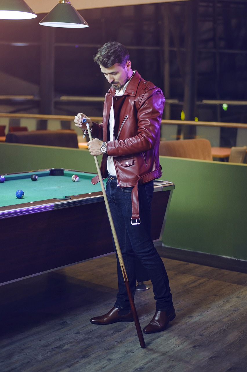 Image - guy playing billiard pool table men