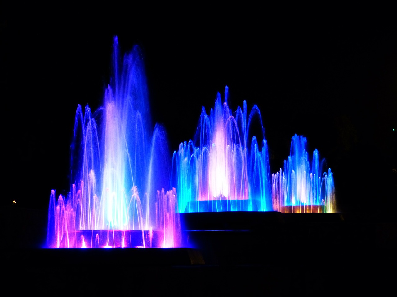 Image - water fountain illuminated colorful