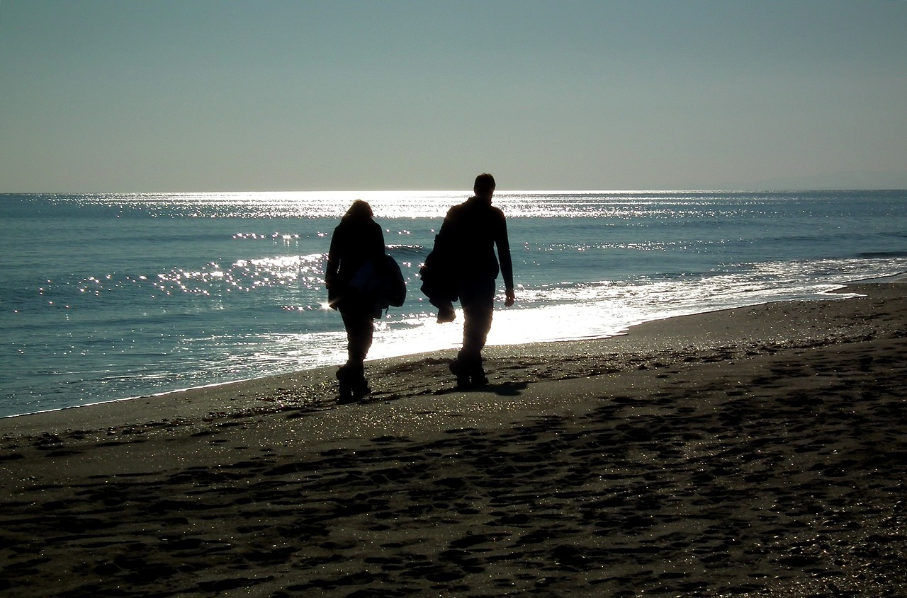 Image - sea beach couple ballad people