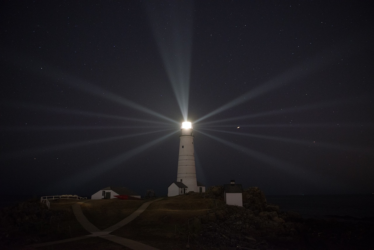 Image - lighthouse night beacon historic