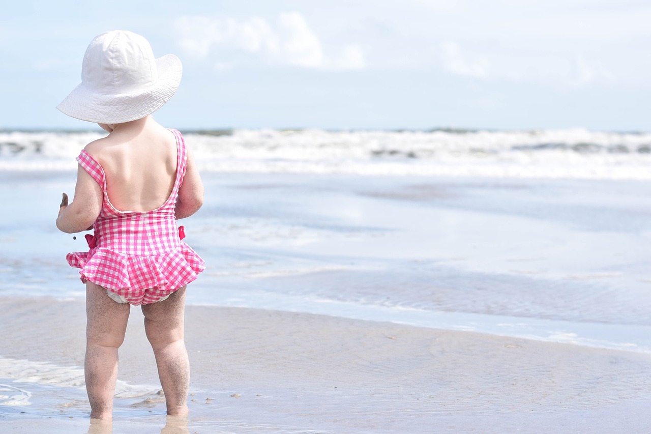 Image - beach sand girl toddler summer