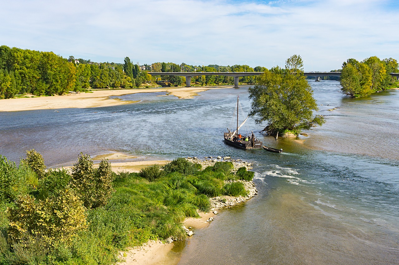 Image - loire france tours river sandbar