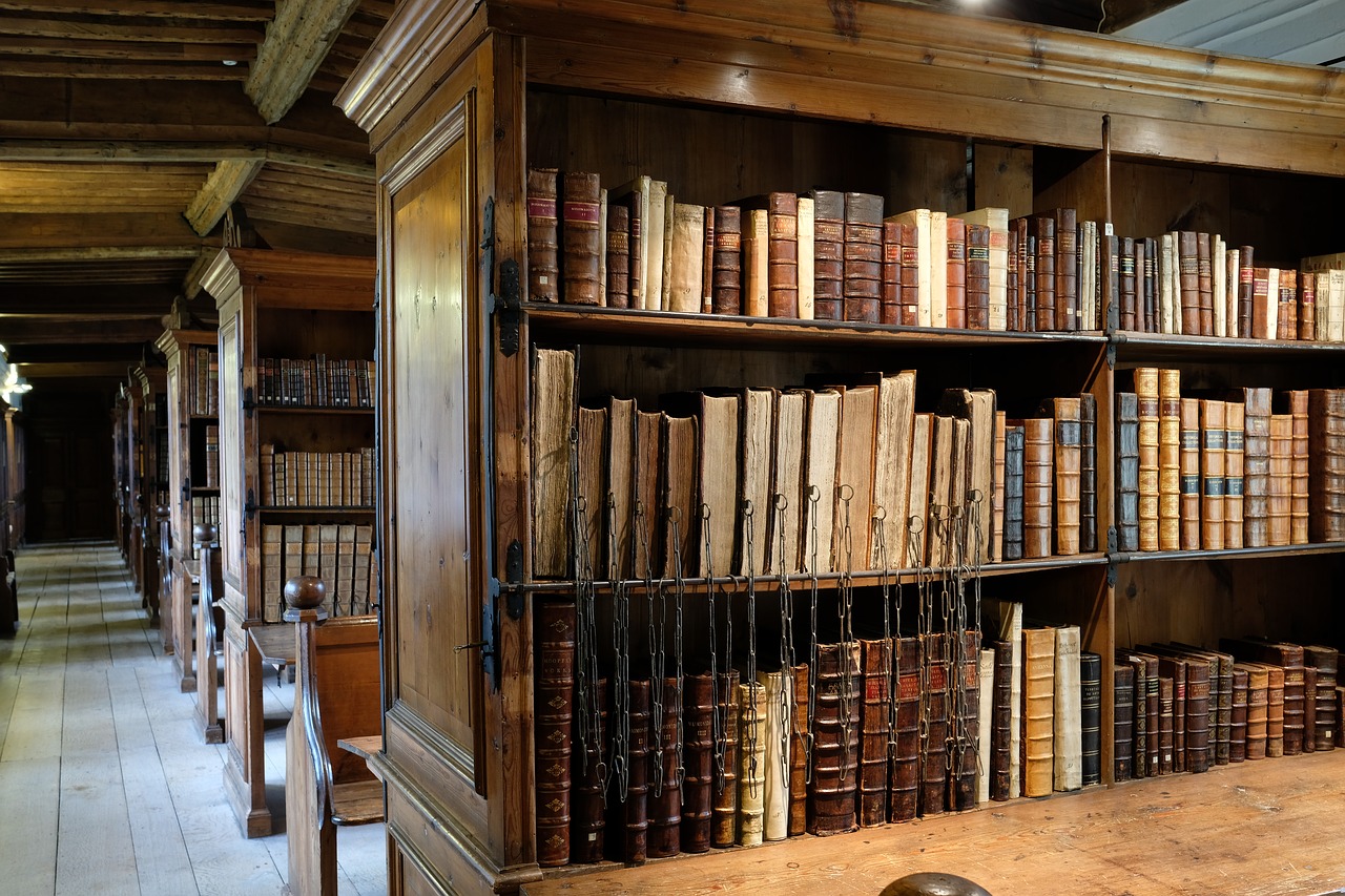 Image - library books wells cathedral