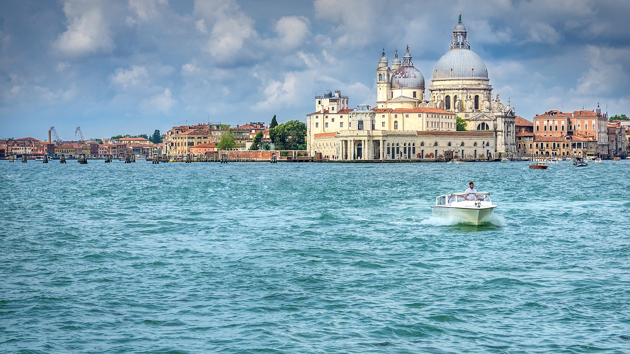 Image - travel landscape venice city boot