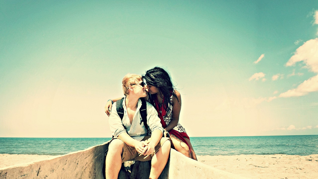 Image - couple sea love kiss romantic