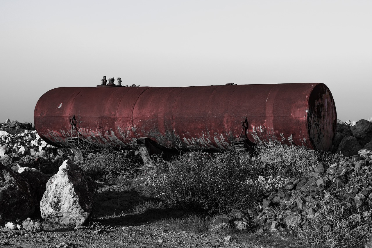 Image - water tank tank quarry rusty