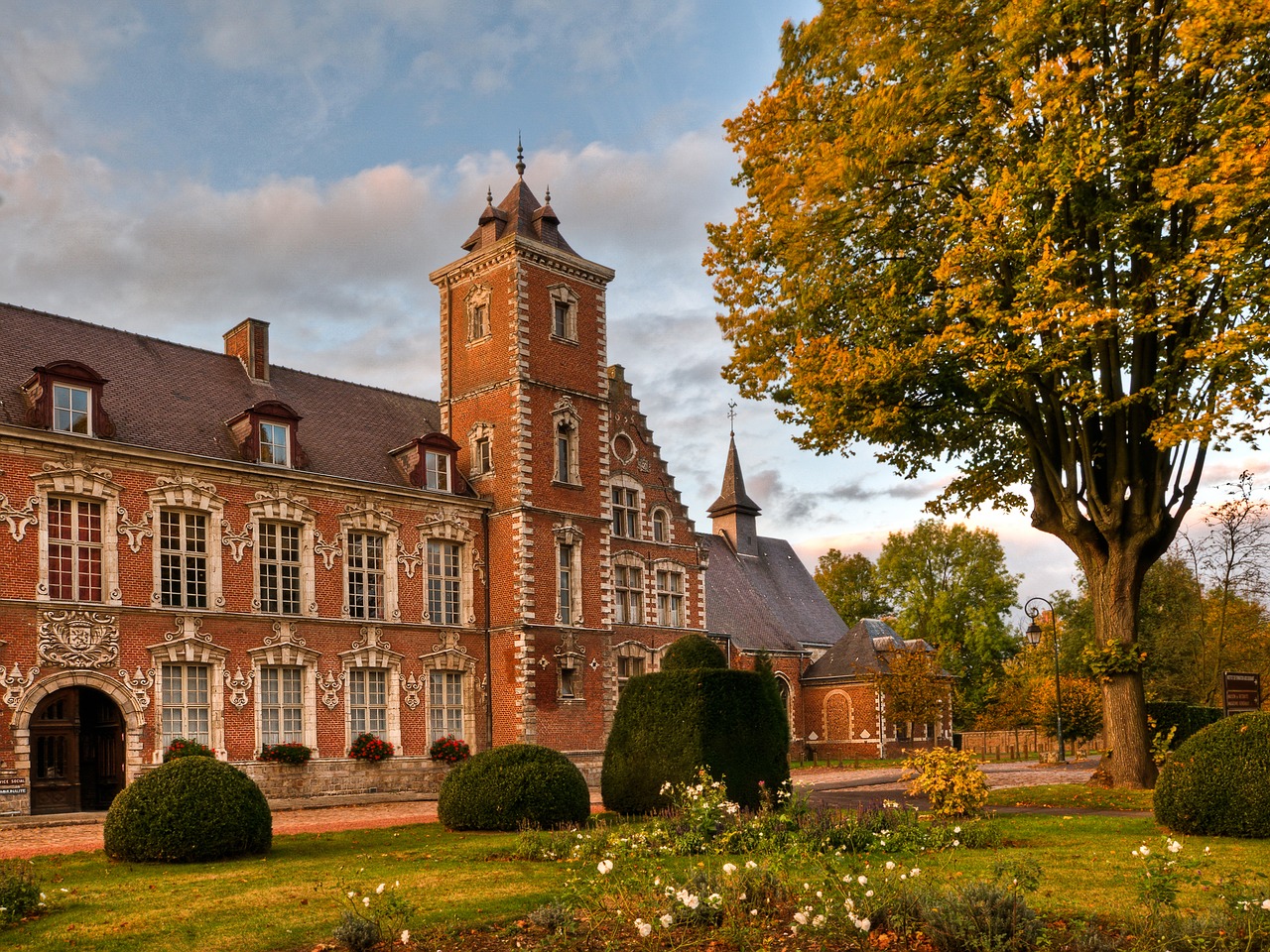 Image - former psychiatric hospital seclin