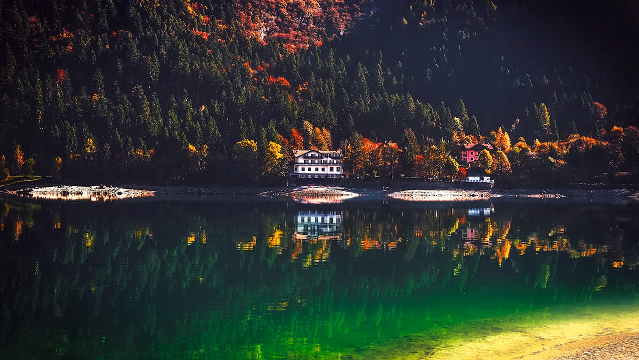 Image - lake molveno italy landscape