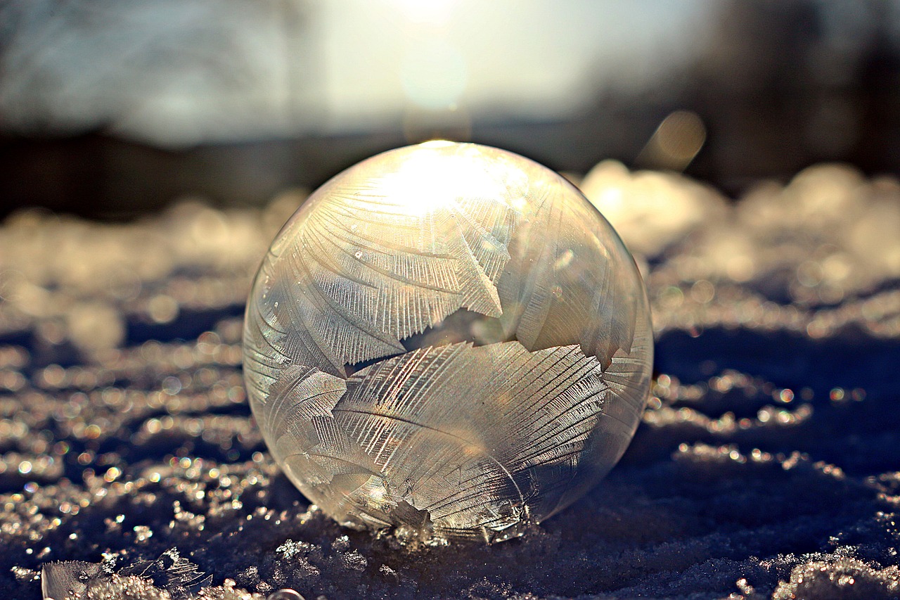 Image - frosted soap bubble eiskristalle