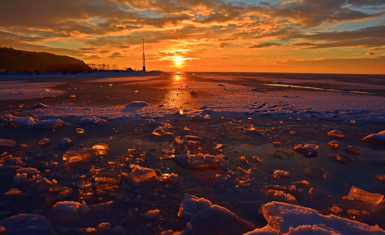 Image - lake balaton winter snow ice