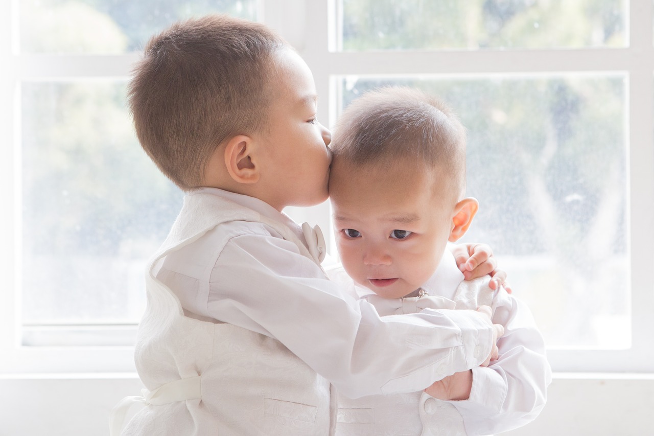 Image - brothers love kiss