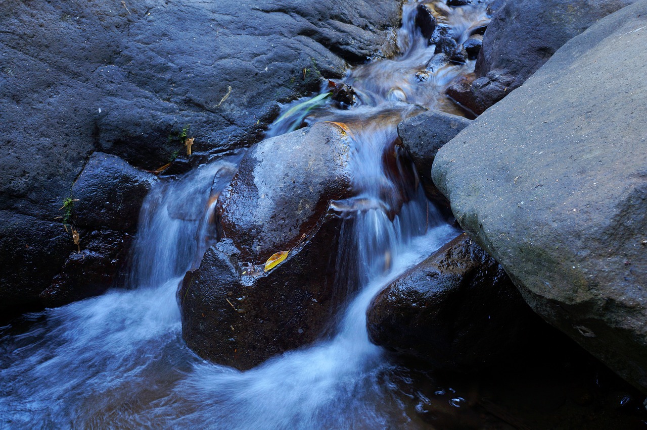 Image - el salvador rivers reservoirs rocks