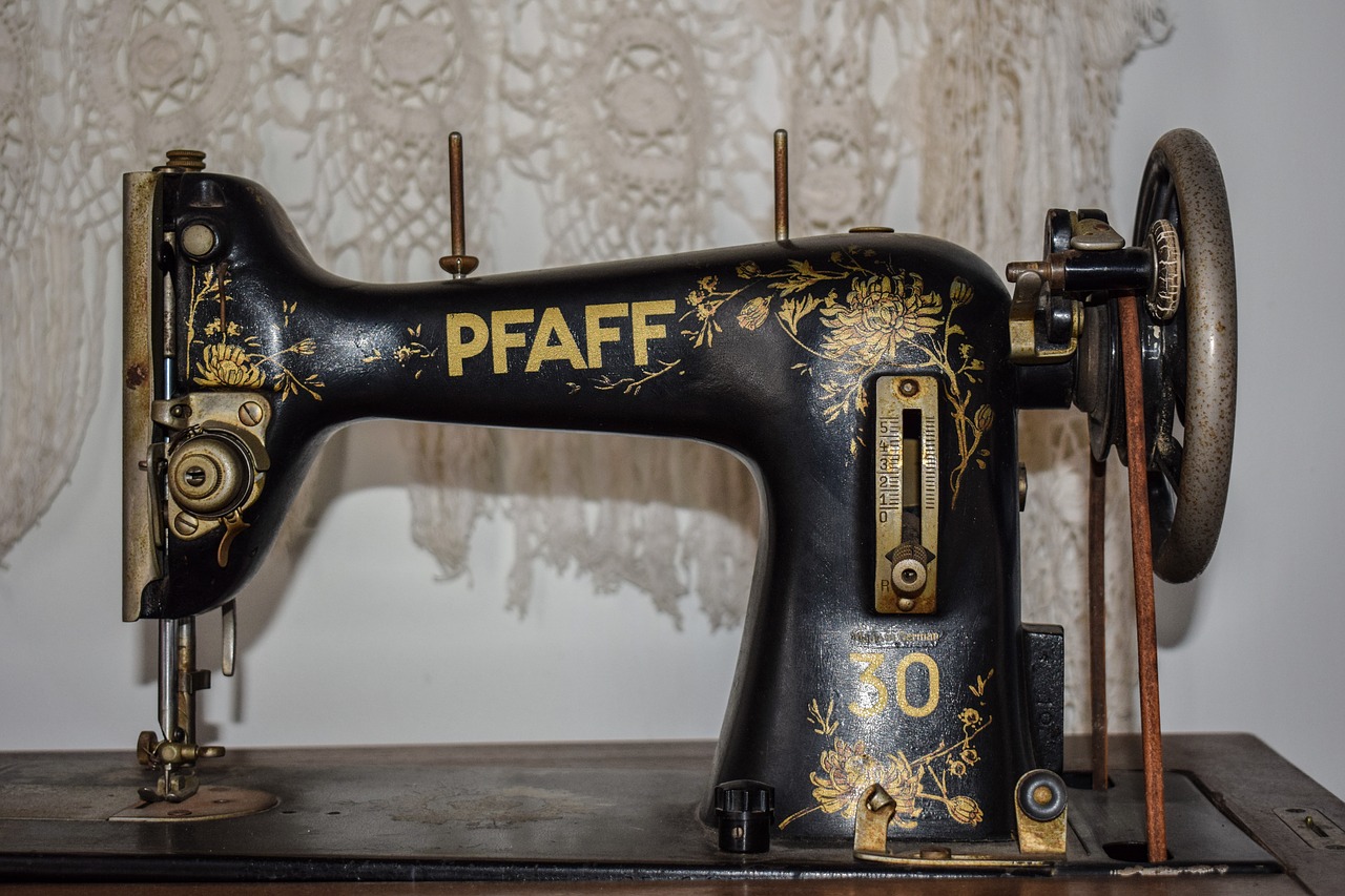 Image - sewing machine old retro vintage