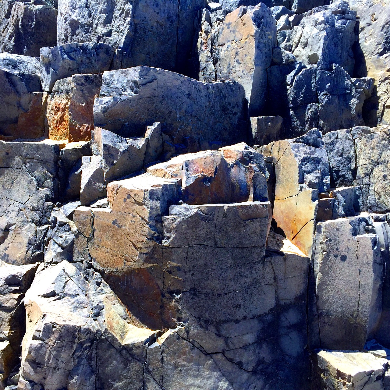 Image - basalt rock weathered cliff