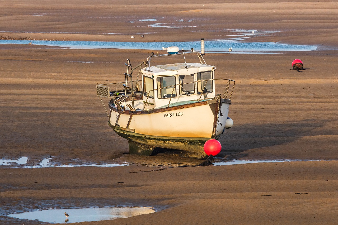 Image - ship low tide north sea norfolk